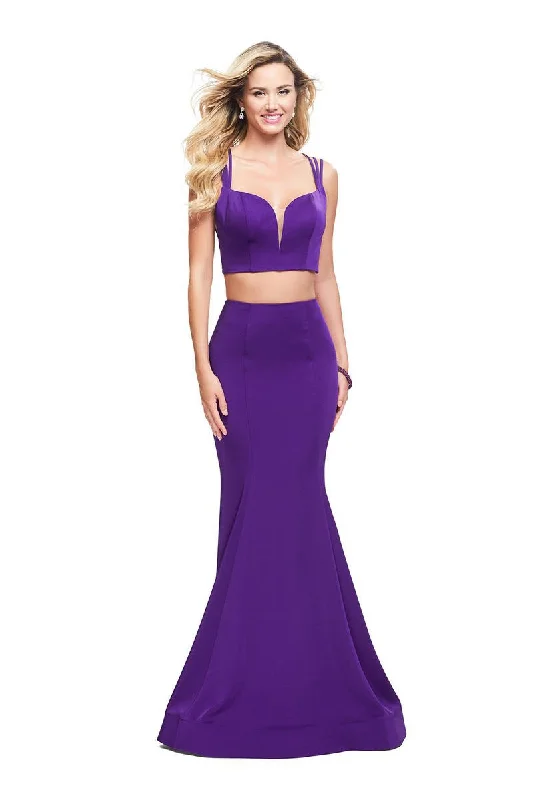 La Femme - 25553 Two Piece Sweetheart Mermaid Gown Minimalist party dresses