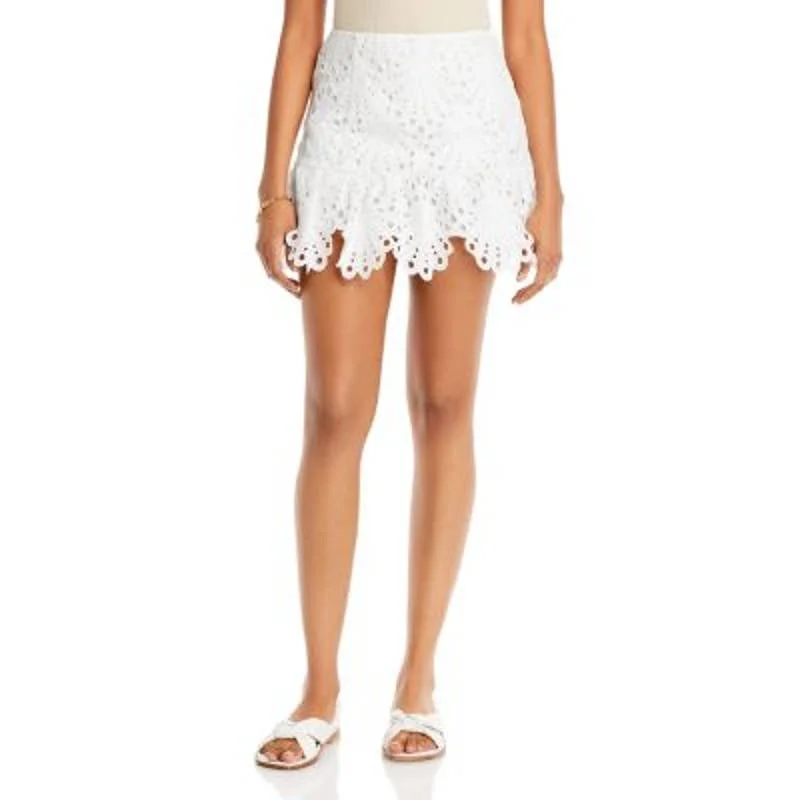 AQUA Ladies White Lace Mini Skirt w/ Scalloped Hem, Zipper Closure Mini Skirt Trendy